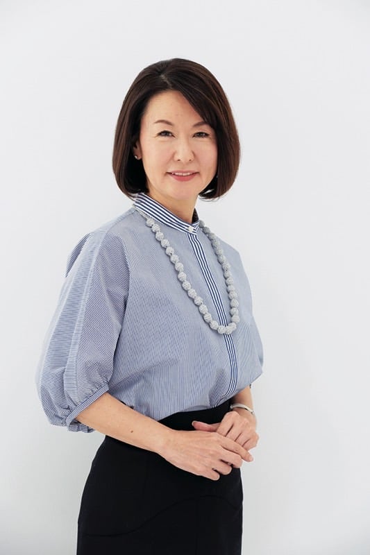 40代以降の肌に必要なオイルを、いつものスキンケアに加えましょう、と美容ジャーナリストの倉田真由美さん。
