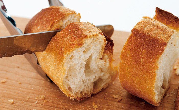 パンのやわらかさと風味をよみがえらせる60℃前後で長めに焼くことで、焼きたてのふんわり感を再現。