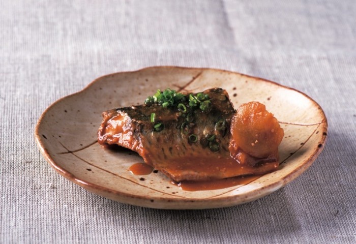 塩分が多くなりがちな鯖の味噌煮も、おいしさを損なわずに減塩。