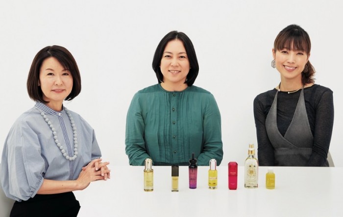右から、ビューティレシピストの松見早枝子さん、漫画家の倉田真由美さん、美容ジャーナリストの倉田真由美さん。