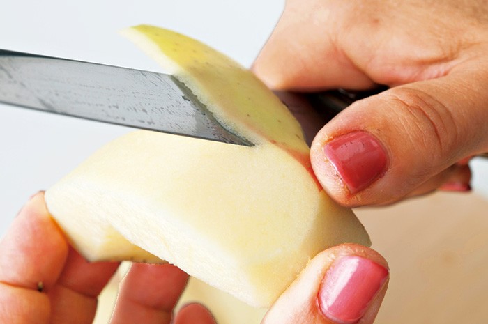 刃の滑りが良く、リンゴや洋梨の皮も、軽い力で薄くむくことができる。