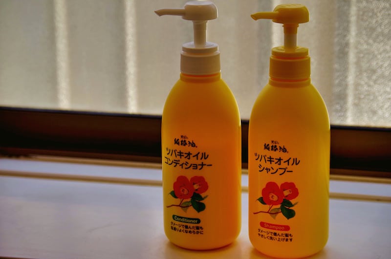 オレイン酸を含んだ椿油は、頭皮を柔らかくする効果も。指どおりなめらか、サラサラの髪。