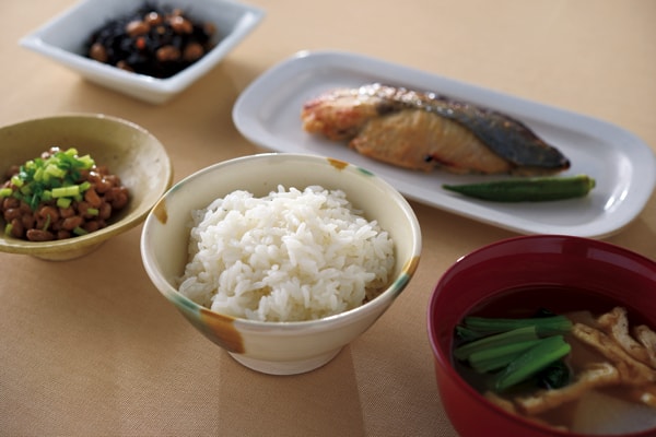 お米を中心にした和食が、 日本人の胃腸を元気にする。