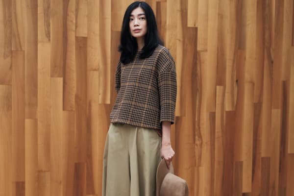 ボトムを一新して流行のシルエットにチェンジ。