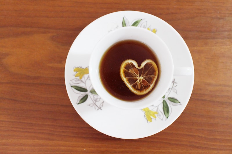 【買ってよかったもの】ハートのレモンが浮かぶ、風味豊かな国産紅茶「FLTレモンハート」。