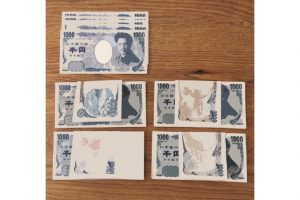 1. 現金で使うお金は1カ月4万5000円。すべて千円札でおろし、予算別に分ける。1週間単位で管理するのは食費だけ。