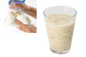 （左）バナナ、キウイ、ヨーグルト、はちみつなどをポリ袋に入れてもむだけのスムージー。　（右）手軽にできて、朝の必要な栄養素が含まれた手もみジュース。きな粉やゴマを加えても。