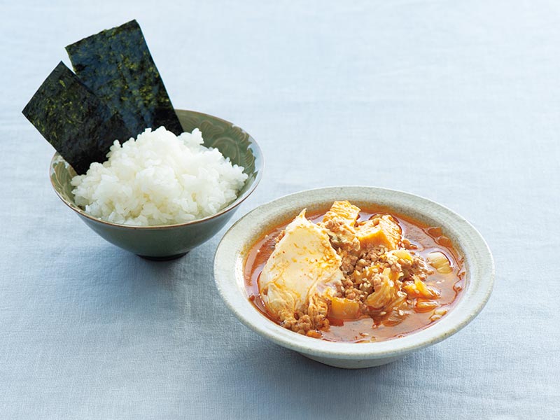 【厚揚げとひき肉キムチ味噌汁+ごはんに焼き海苔のレシピ】ワタナベマキさんのがんばらない料理。