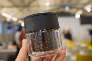 約10分で深煎り豆のできあがり。