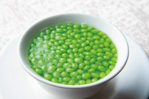 【雞油碗豆】豆のスープ（小1杯）118元。「雲南の昔の料理ですが、現地でももうあまり作られていないようです」（店主）