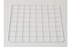 ワイヤーネットは100円ショップで入手できる。