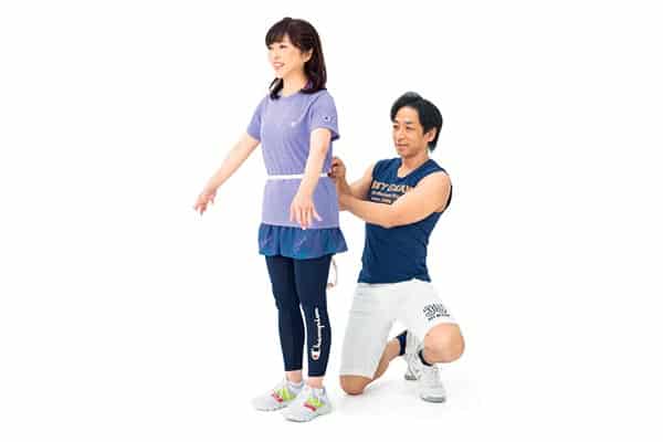 松本明子さんが３週間の挑戦。日々の“腹筋ストレッチ”だけで姿勢が改善、お腹も凹む？