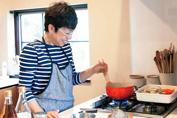 料理家、飛田和緒さんが惚れ込んだ、「おいしい」を生む道具と器。