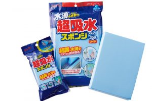 右から、ブロックタイプ 約650ml 吸水  約180×130×35mm 940円、約350ml 吸水 約180×130×20mm 670円、約110ml 吸水 約110×65×20mm 370円（アイオン TEL.06-4790-7855）