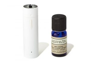 左から、3,980円、5ml 2,500円（ニールズヤード レメディーズ TEL.0120-316-999）