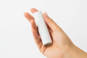 ディフューザーは手のひらに収まるコンパクトサイズ。