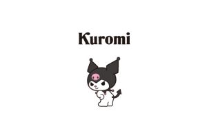  2005年に誕生した「クロミ」は、自称マイメロディのライバル。乱暴者に見えるけれど、実はとっても女のコらしい！？ かっこいい男のコがだ〜い好き。黒いずきんとピンクのどくろがチャームポイント。Ⓒ'76,'05,'19 SANRIO APPR NO.S602479