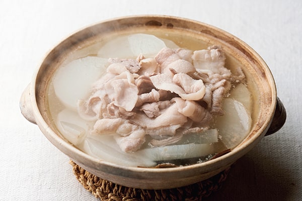 瀬尾幸子さんの体を芯から温める大根と豚バラのさっぱり鍋レシピ。
