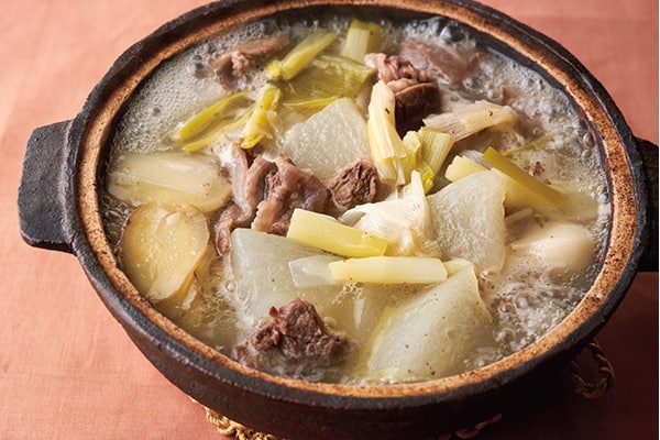 瀬尾幸子さんの体を芯から温める長ネギと牛スジの韓国風鍋レシピ。
