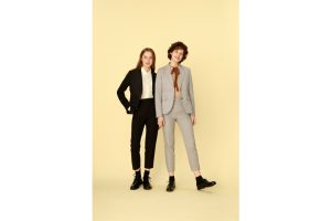 「UNIQLO / INES DE LA FRESSANGE」2020年春夏コレクションが1月31日（金）発売