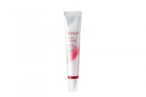 SPF50+/PA++++。アスタリフト D-UVクリア ホワイトソリューション 30ｇ 3,900円（富士フイルム TEL.0120-596-221）