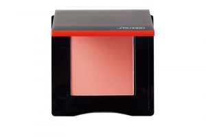 インナーグロウ チークパウダー 02 4,000円（SHISEIDO）