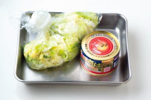 【meal kit】キャベツを塩もみしてあるから、すぐに火が通り、時短調理に。【冷蔵】5日ほど