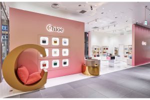 渋谷パルコTHE WINDOWに、『クロエ』のポップアップブティックが期間限定オープン。