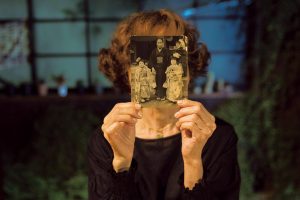 <strong>光の速さ – The Speed of Light-</strong>　アルゼンチン出身の演劇・映像作家のマルコ・カナーレによる演劇。東京在住のシニアたちと渋谷から街をめぐるツアー型の演劇。また、短編動画やドキュメンタリー映像も展開予定。今の、そして未来の東京を見つめる。企画者／マルコ・カナーレ（アルゼンチン）　https://tsol.tokyo　Photo: Juan Ignacio Fernández and Ignacio Ragone