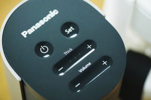 嚥下の状態に合わせ、3段階の濃度のボタンが選べる。