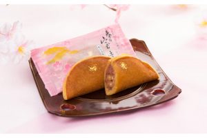 森八「春の宝達」（162円、1個）選りすぐりの国内産白小豆に桜葉を仕込んで丹念に炊き上げた桜あんをもち皮で包んだ。販売：～４月上旬