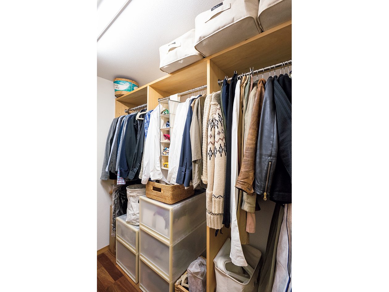 クローゼットの収納グッズを、スタイリストの大沢早苗さんに教わりまし