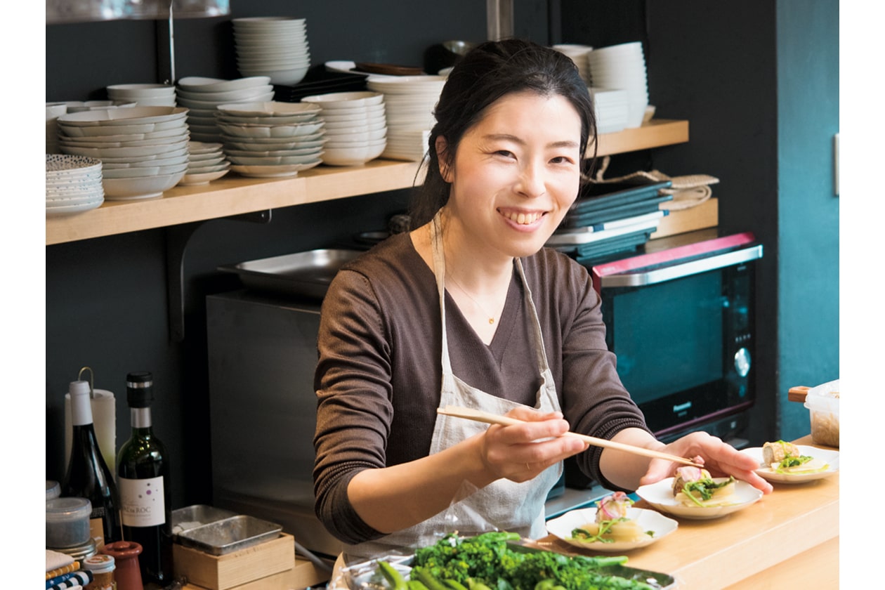 料理家・尾崎史江さんが愛用する、手早く美しく仕上げてくれる台所道具。