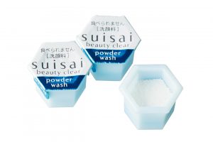 肌表面のざらつきを除去。スイサイ　ビューティクリア　パウダーウォッシュN 0.4g×32個 1,800円＊編集部調べ（カネボウ化粧品）　