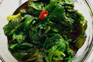 パクチー、最近は結構お安く売られる多くこともなりました。刻んでタレに漬けるだけで、お口のなかを爽やかな南国の風が吹き抜け、ゴハンが進みます（進みすぎ！）。