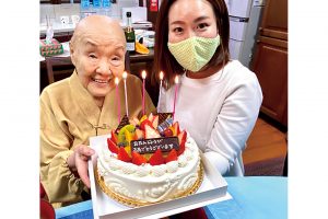 今年の5月に98歳の誕生日を迎えた寂聴さん。「来客もなく静かな誕生日でしたが、プレゼントが全国から届きました」