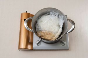 ごはんと味噌汁などを時間差で入れることでひとつの鍋で複数の調理ができるのもうれしい。
