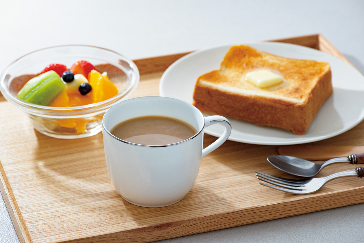〈「ブレンディ®」スティック カフェオレ〉新しい朝食の習慣にカフェオレを。
