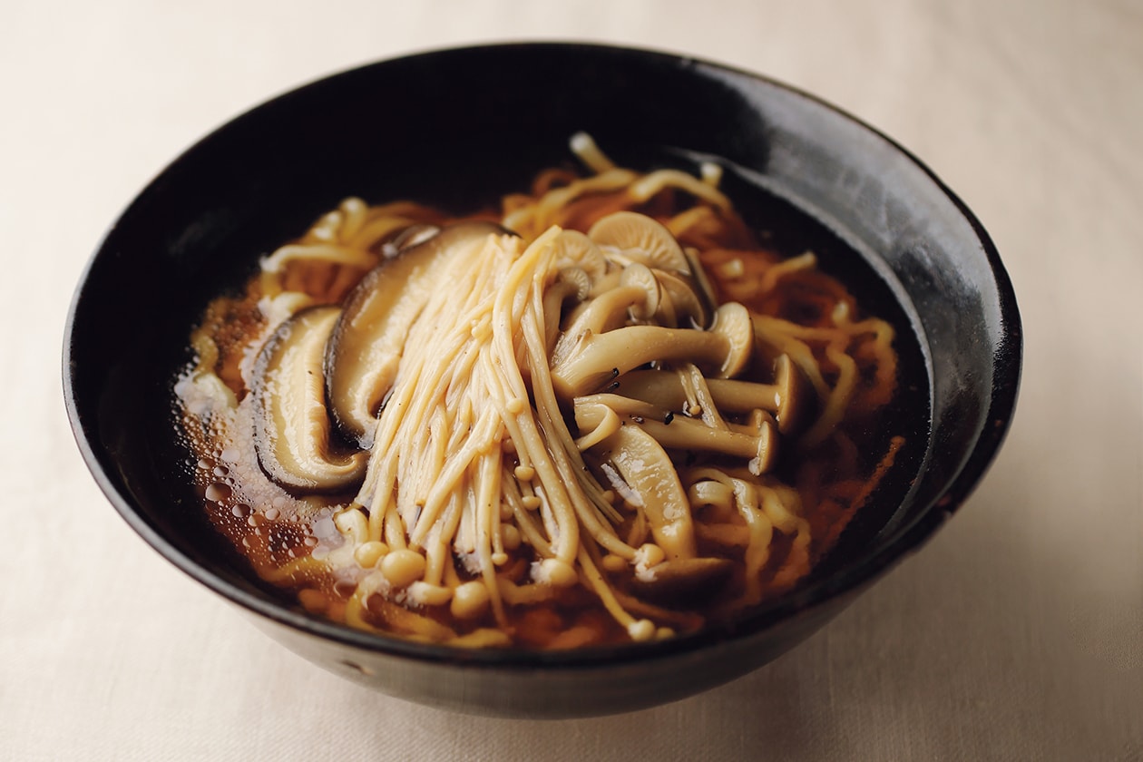 きのこの酸辣湯麺【ウー・ウェンさんのお手軽クイック麺レシピ】
