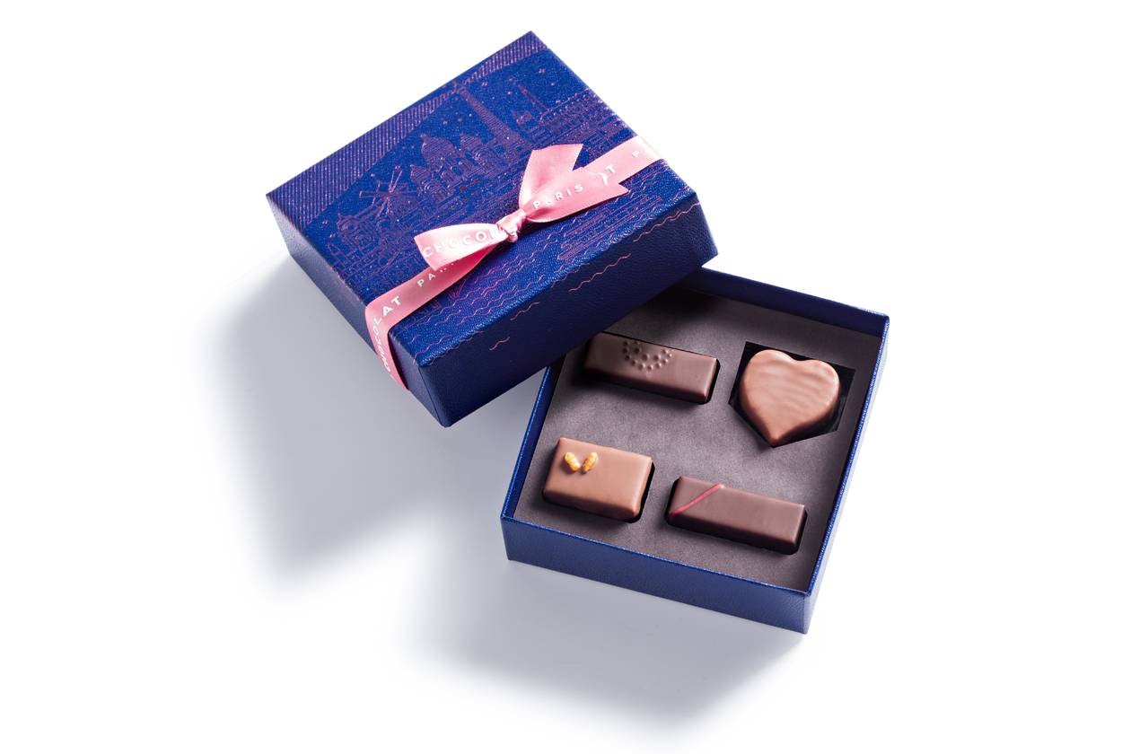 『ラ・メゾン・デュ・ショコラ』の2021年バレンタインコレクション「パリ ア ルール ブルー」が発売中。