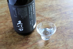 【ぐっち夫婦のおつまみリレー】手羽先としらたきの梅煮×日本酒