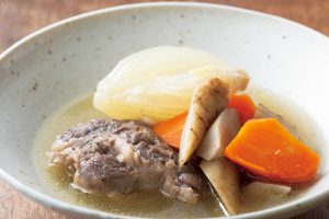 牛すね肉と根菜のスープと、2つのアレンジ料理【飛田和緒さんのレシピ】。
