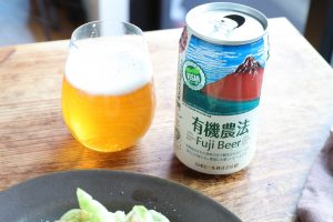 【ぐっち夫婦のおつまみリレー】キャベツとあさりのにんにく炒め×ビール