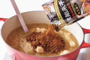 鍋に直接振り入れるだけ。