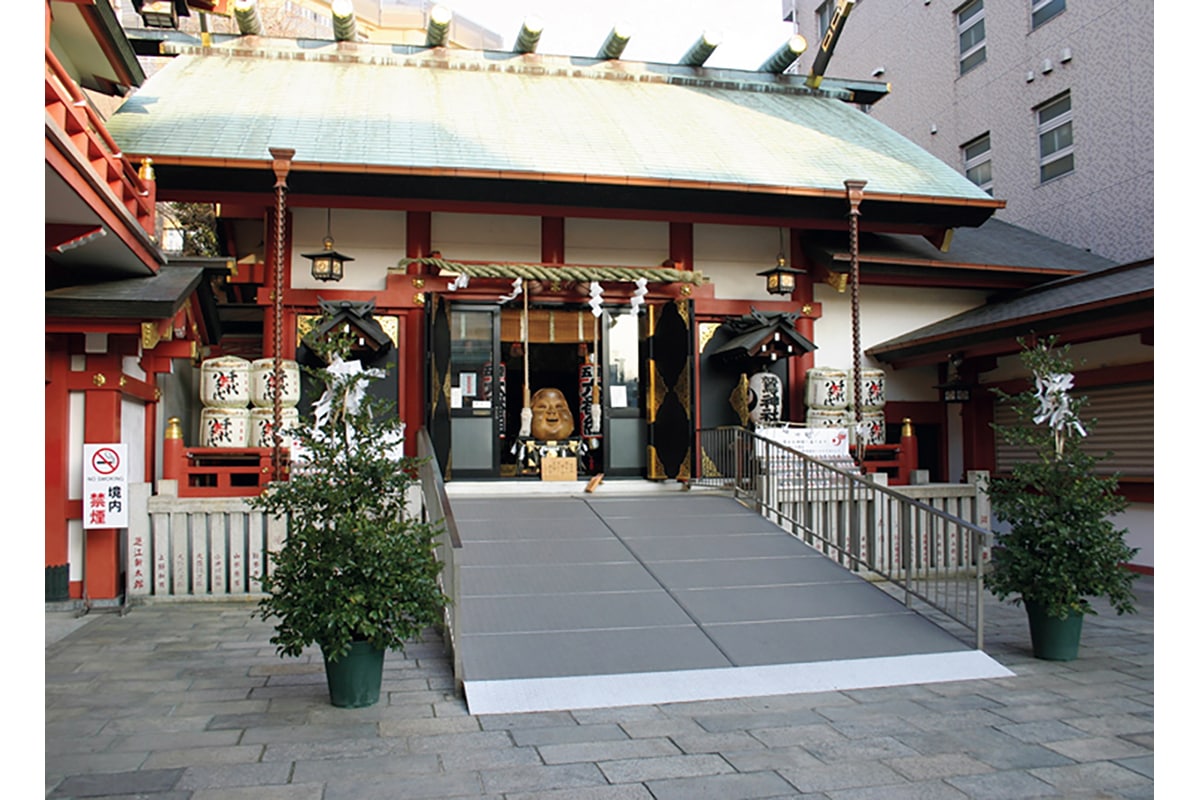 鷲神社へ参拝、「毎年11月の酉の市は起業以来の恒例行事です」（「大島PR」代表・大島洋子さん）