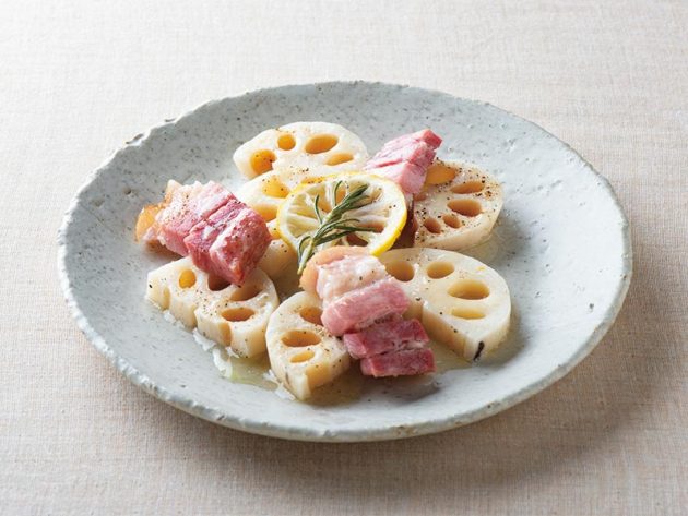 そろそろ旬を迎えるれんこんを使った4つのレシピ記事まとめ。