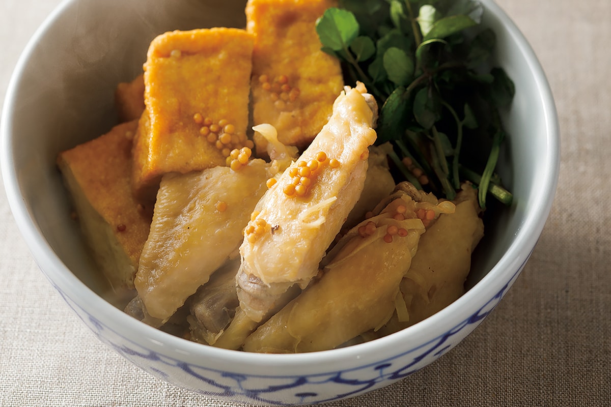 いつもの鶏肉と厚揚げの煮物がガラリと変わる、簡単スパイス料理【山田英季さんのレシピ】