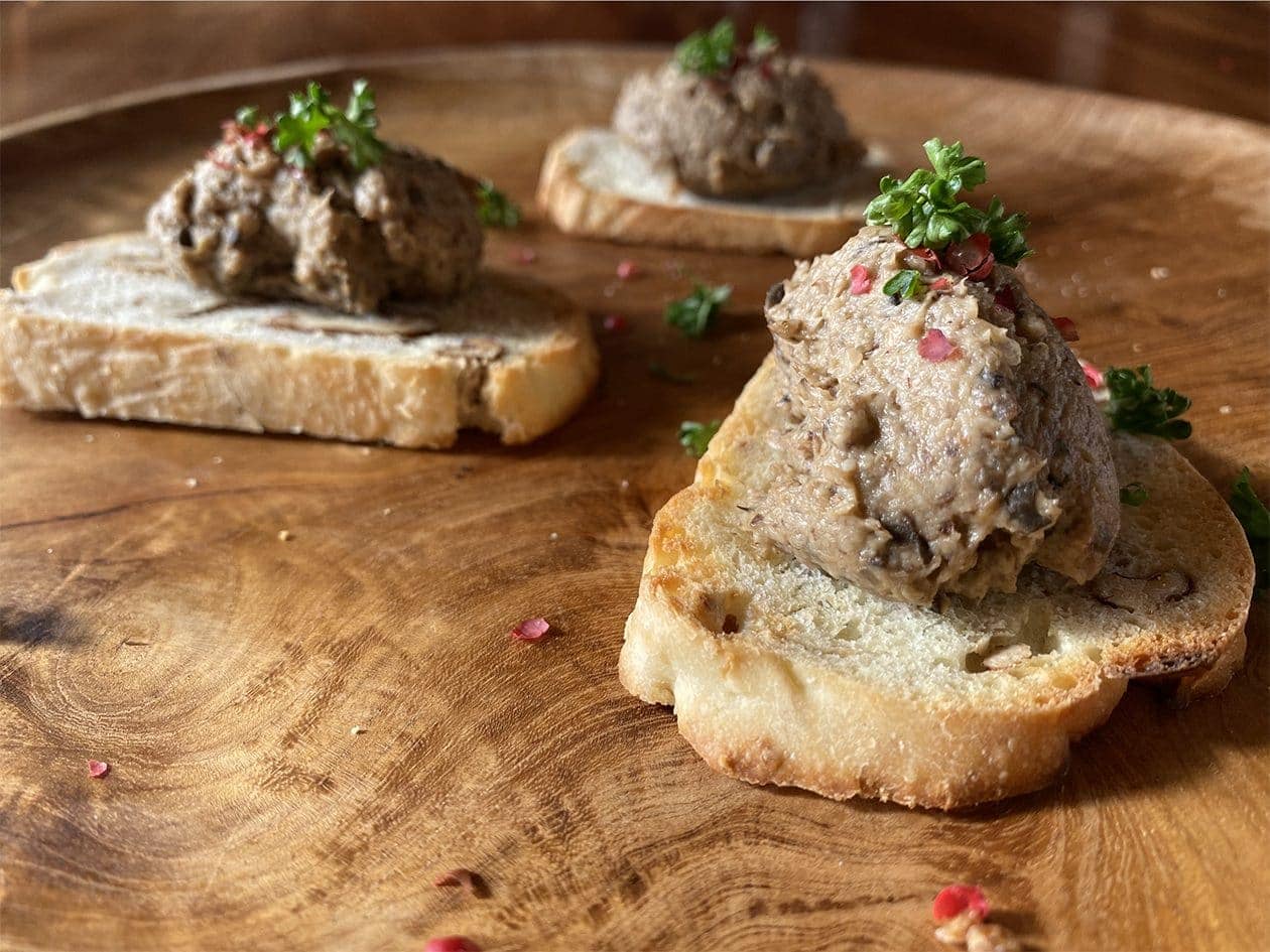 メインから調味料まで。しいたけの旨みを活かした4つのレシピ記事まとめ。