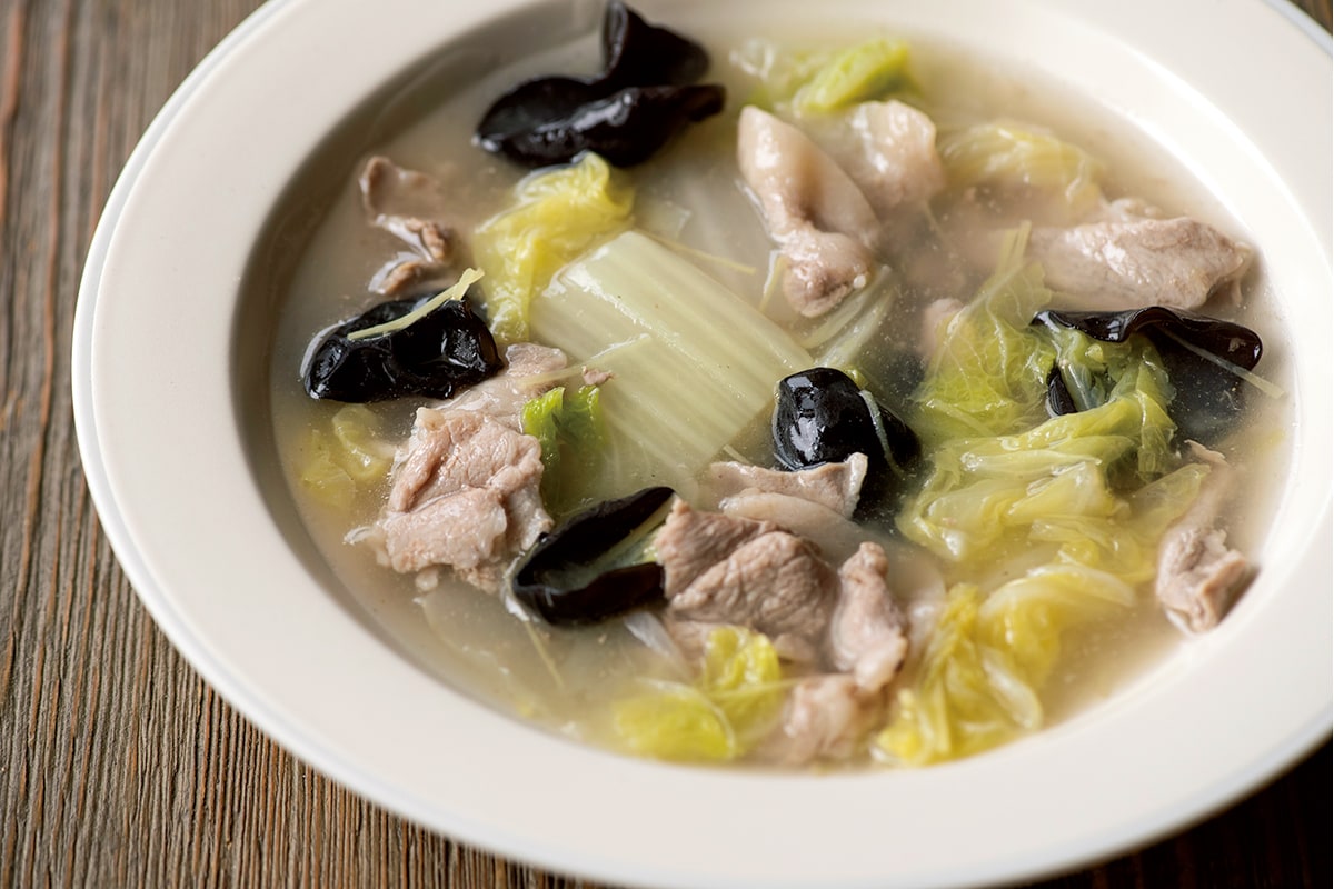 葛のとろみでのどはしっとり、豚肉と白菜の葛スープ【呼吸器をうるおす健康レシピ】