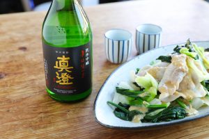 【ぐっち夫婦のおつまみリレー】茹で豚と野菜のからし味噌だれかけ×日本酒